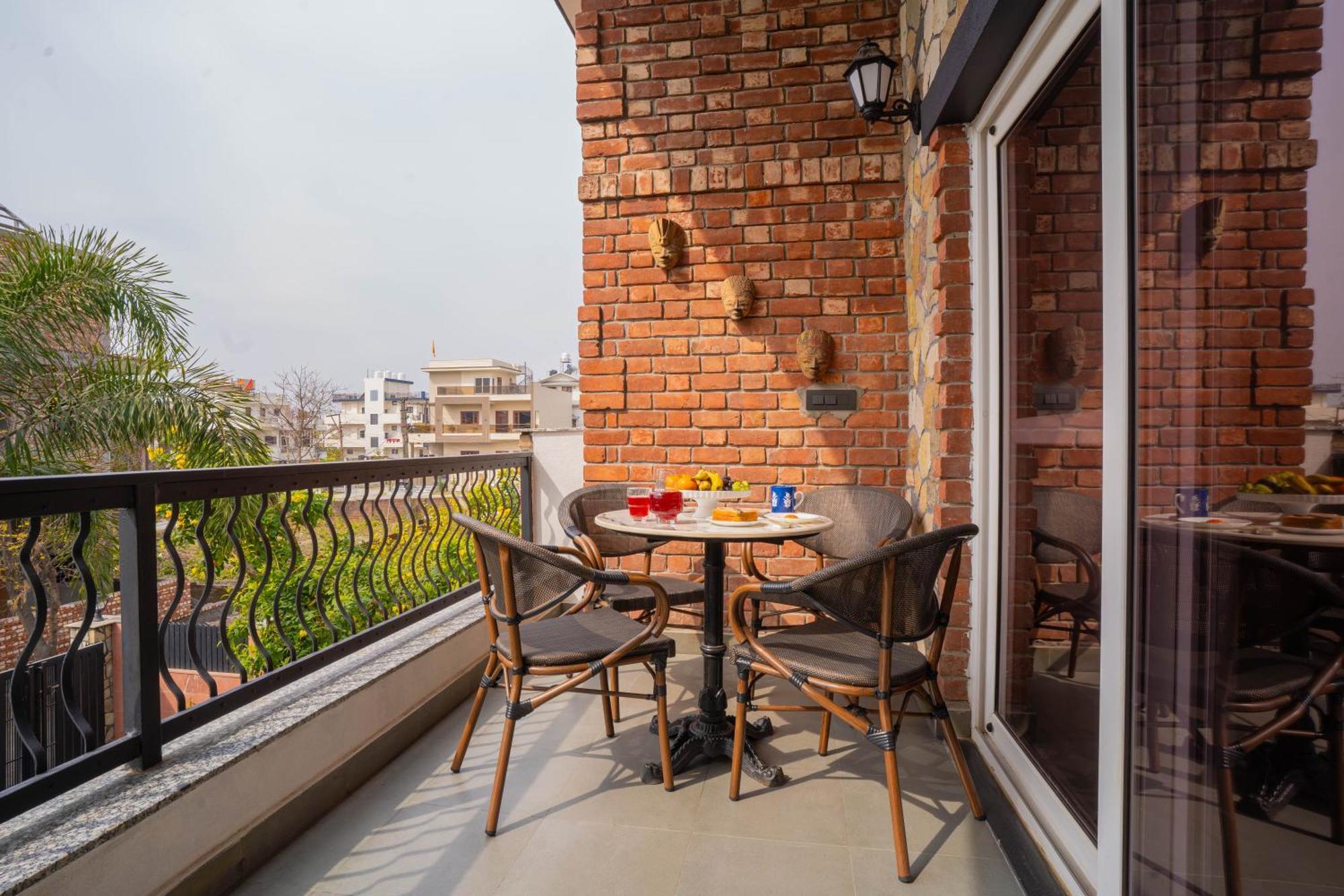 Hostie Vaikuntha - 3Bhk Mountain Villa, Dehradoon Dehradun Bagian luar foto