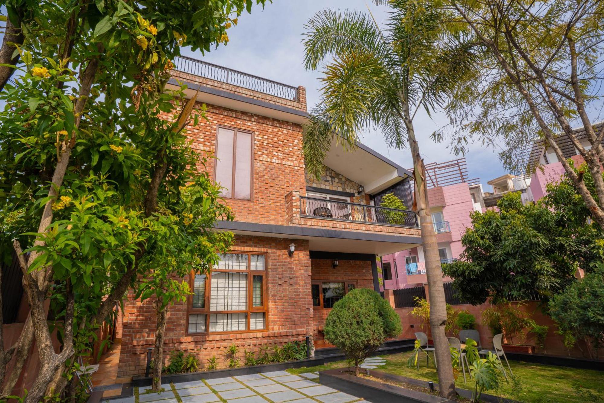 Hostie Vaikuntha - 3Bhk Mountain Villa, Dehradoon Dehradun Bagian luar foto